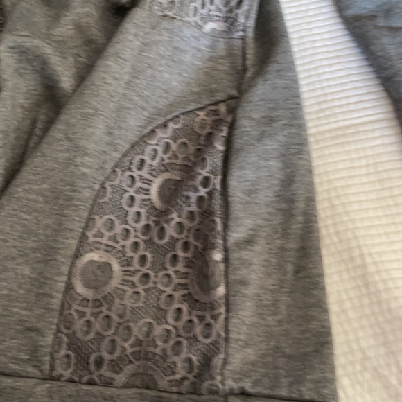 Gray cowl neck tunic sweatshirt new! - Picture 4 of 4